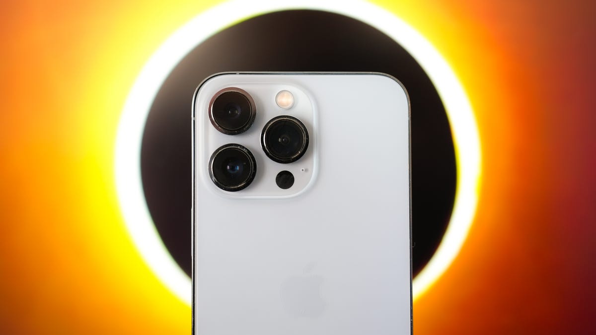 "Expert Tips for Safely Photographing the 2024 Solar Eclipse with Your Smartphone"