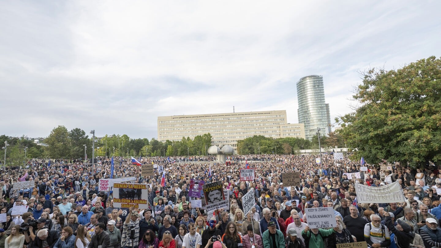 Featured image for Mass Protests Erupt in Slovakia Over Austerity and Pro-Russian Stance
