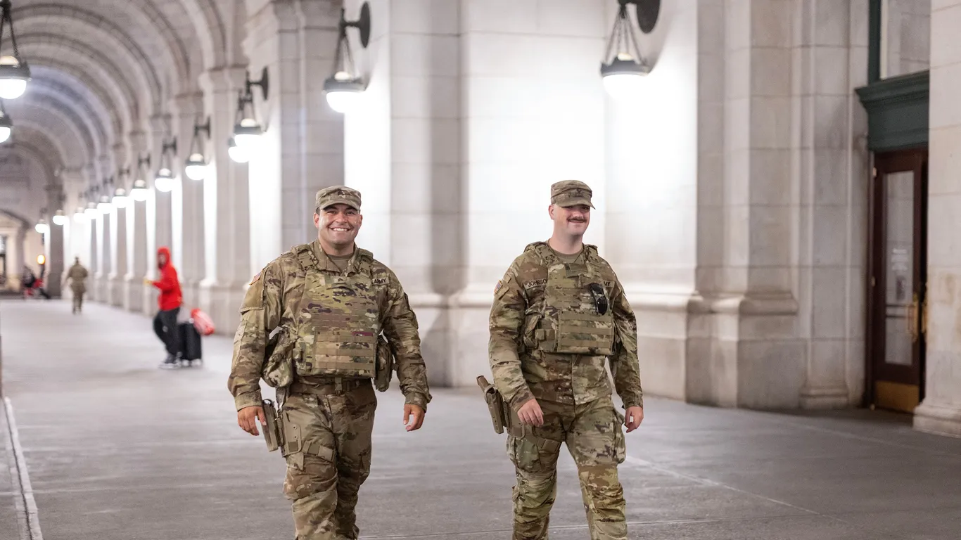 Featured image for National Guard in D.C. Begins Carrying Weapons Amid Escalation