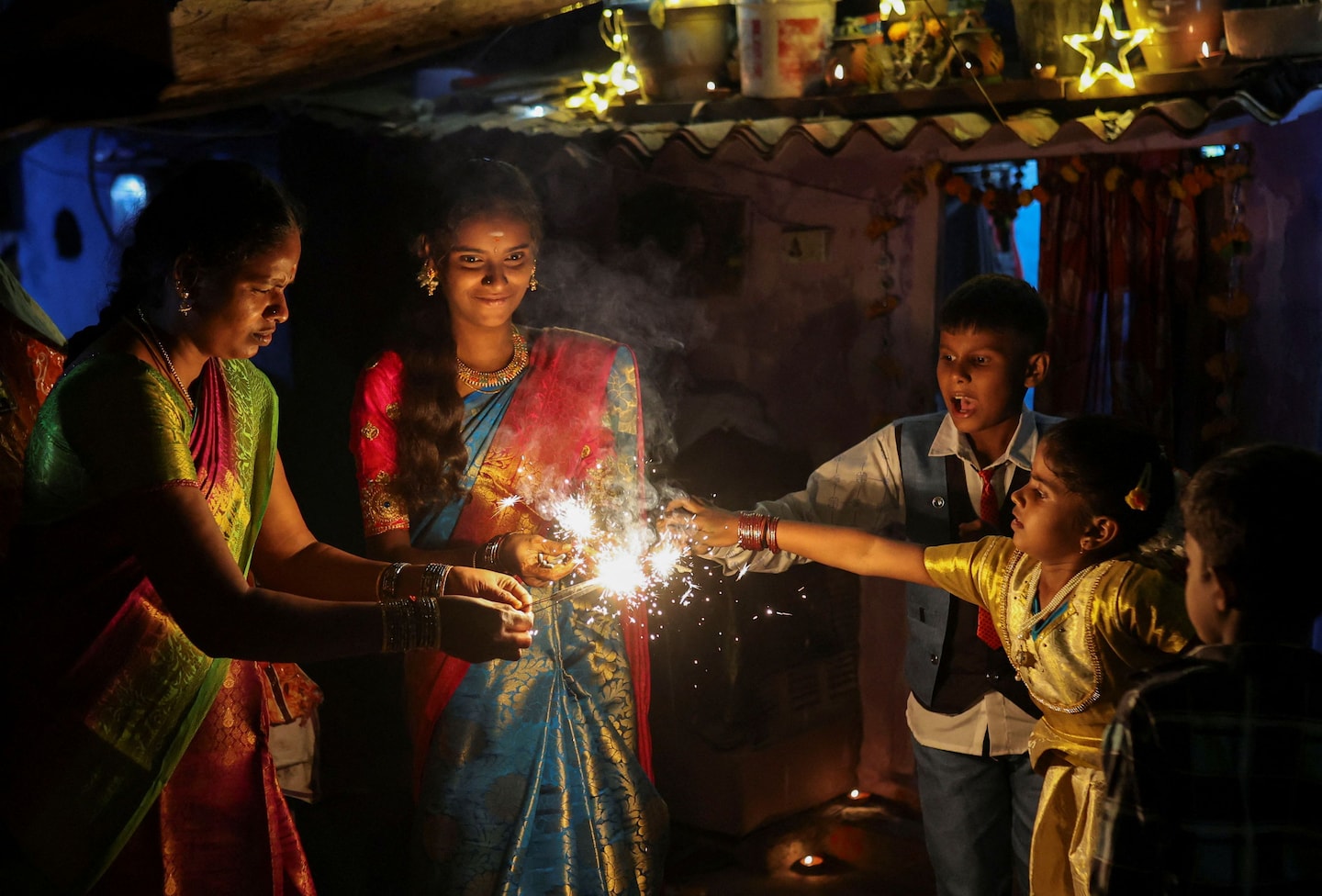Featured image for "Diwali: Celebrations, Records, and Special Places"