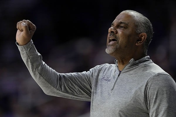 Featured image for "Arkansas and USC Men's Basketball: Coaching Changes and Player Transfers"