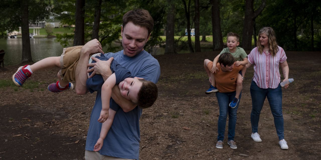 Featured image for The Quest of a Sperm Donor: Fathering 96 Children and Seeking a Role in Their Lives