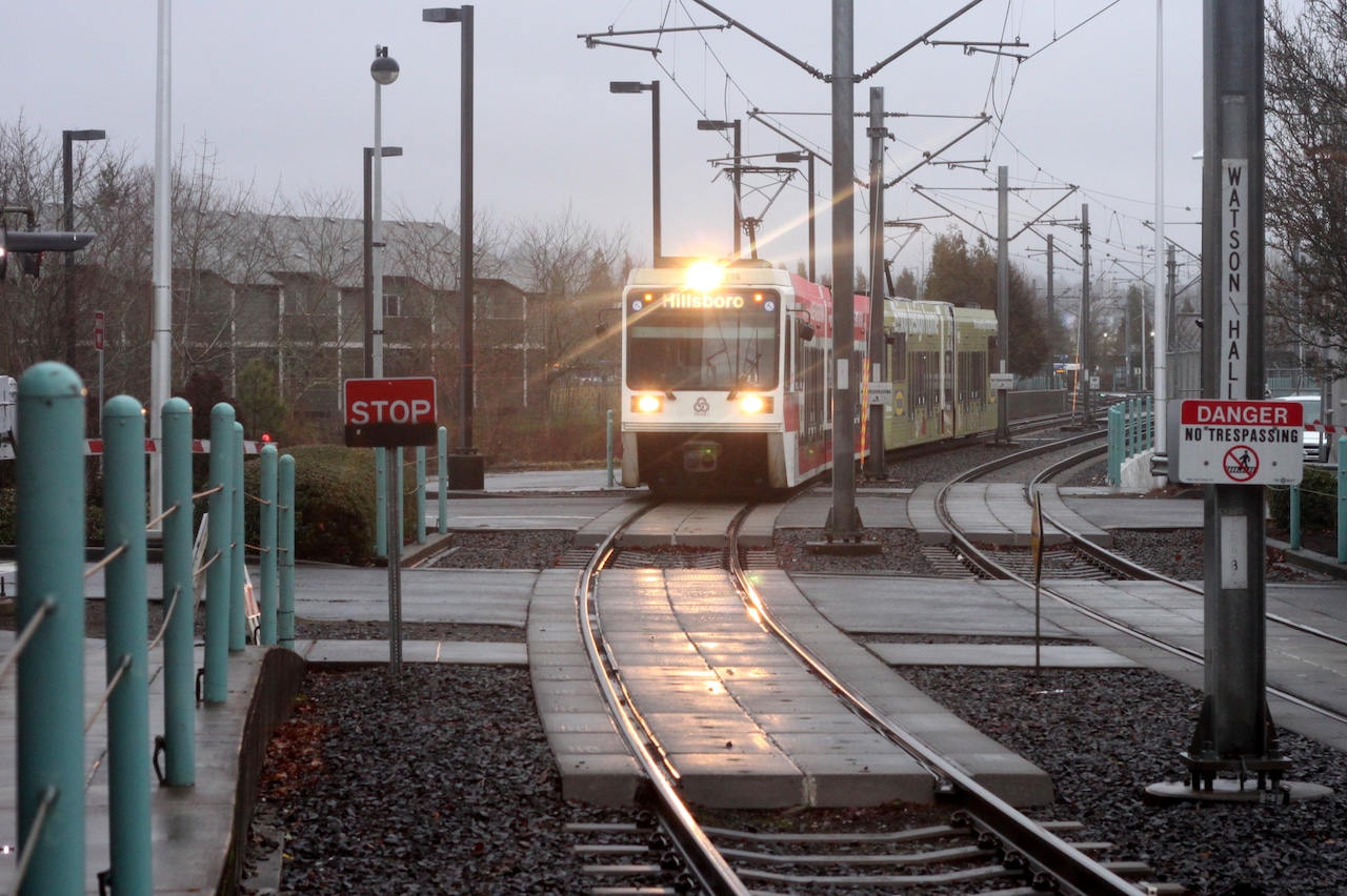 Featured image for "Unprovoked Fatal Stabbing on MAX Train in NE Portland Leaves Riders Concerned for Safety"