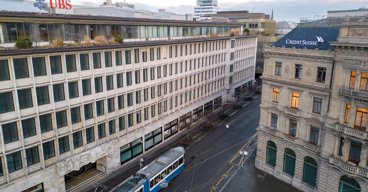 Featured image for UBS adjusts buyback program after Credit Suisse acquisition.