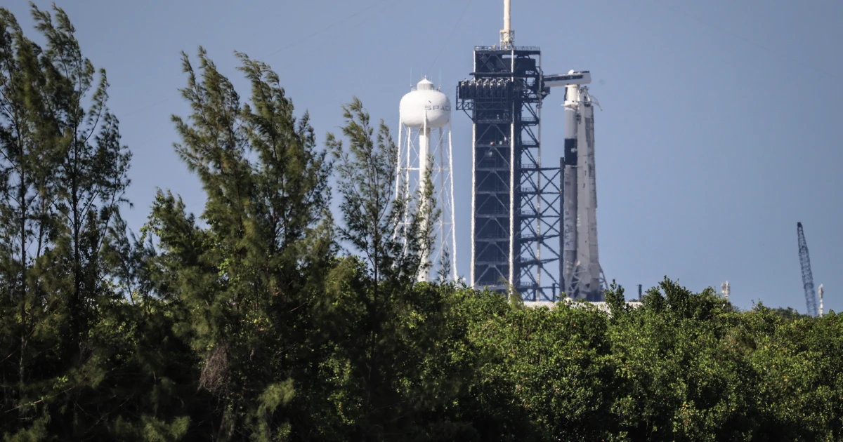 Featured image for SpaceX prepares for private astronaut launch to ISS