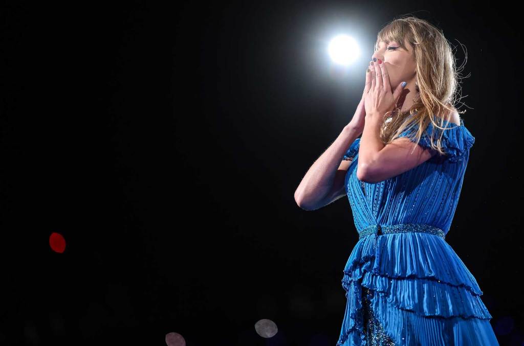 Featured image for Taylor Swift Finds Emotional Connection with New Song