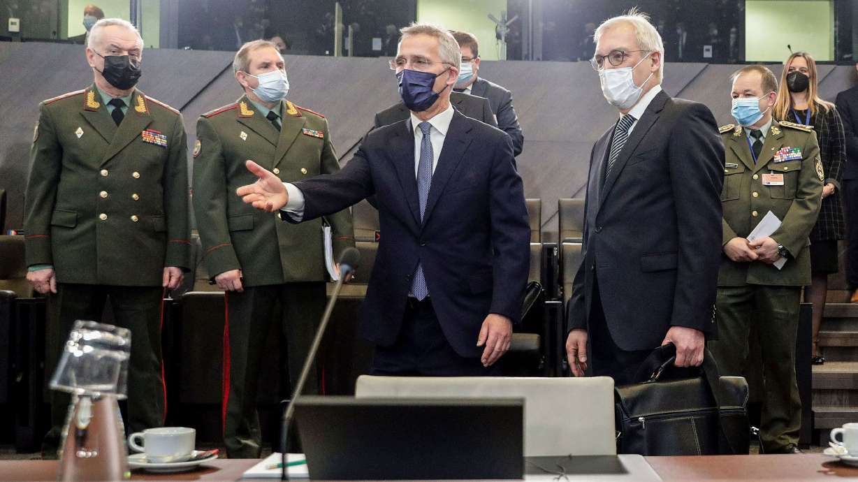 "Russia warns of risks as West considers supplying F-16s to Ukraine"