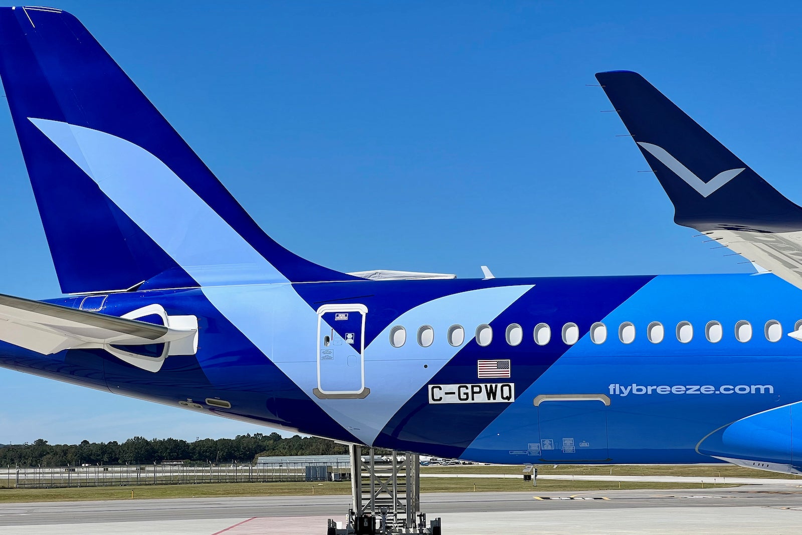 "Breeze Airways Expands Nonstop Routes to San Diego and Beyond"