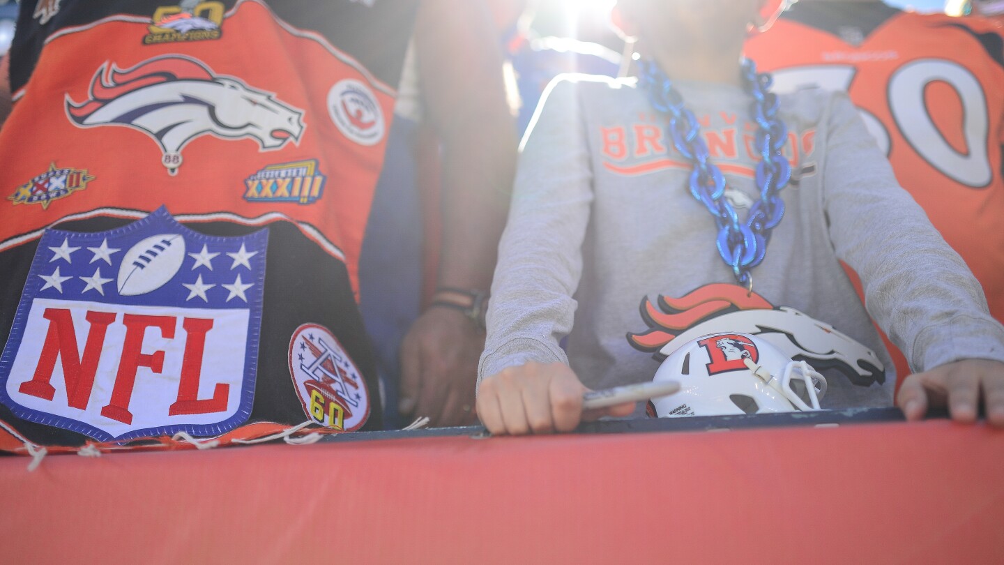 "Sean Payton Urges Broncos to Secure Home Victory; Packers vs. Broncos Crucial for Jordan Love"