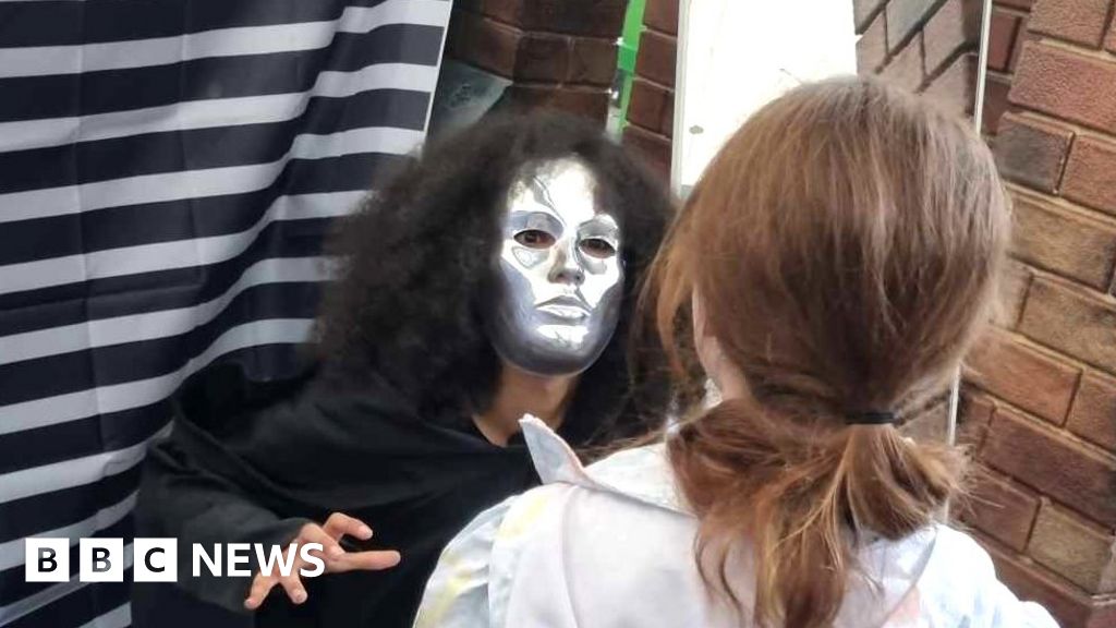 Featured image for "Willy Wonka Experience: The Unraveling of a Viral Sensation"