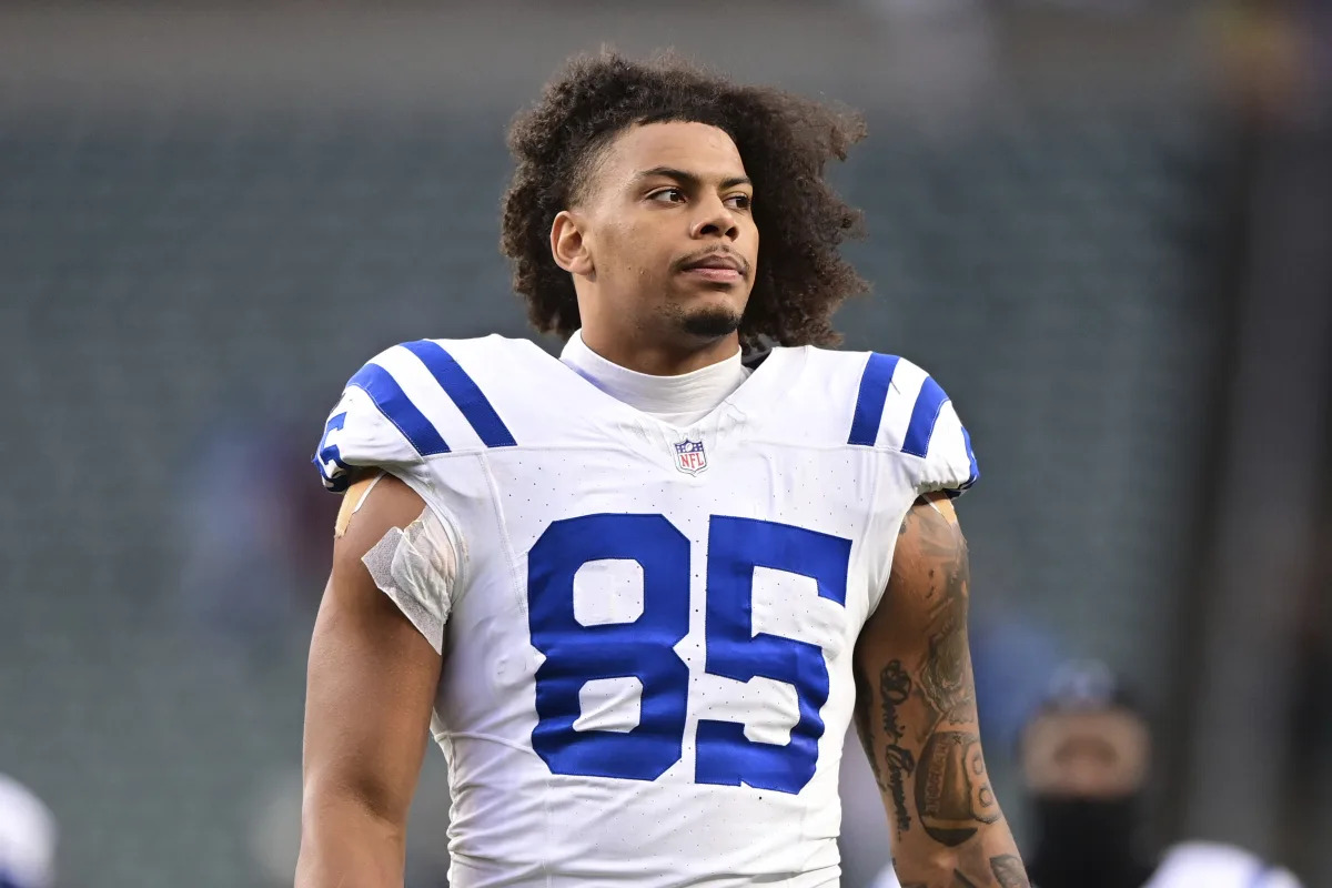 "Indianapolis Colts' Drew Ogletree Faces Arrest for Domestic Violence Charges"