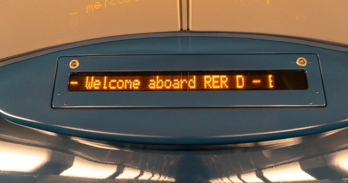 Featured image for Axe and Sword Attack on Paris Train Injures Four, Sparks Manhunt