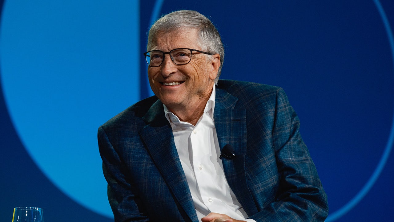 "Bill Gates Foresees AI's Impact on Productivity, Climate Change, and Global Health"