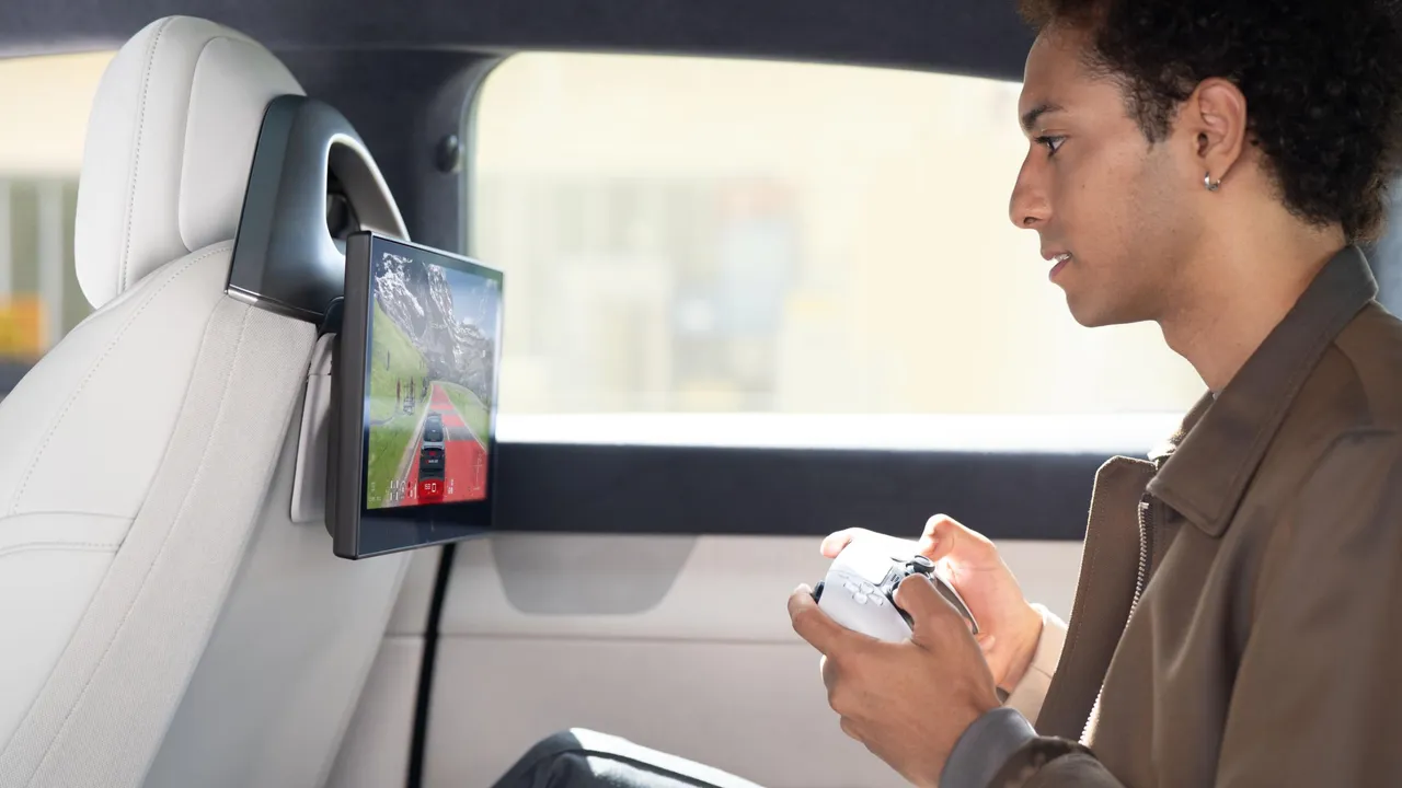 Featured image for Honda Afeela to Enable PS5 Remote Play in Cars by 2026