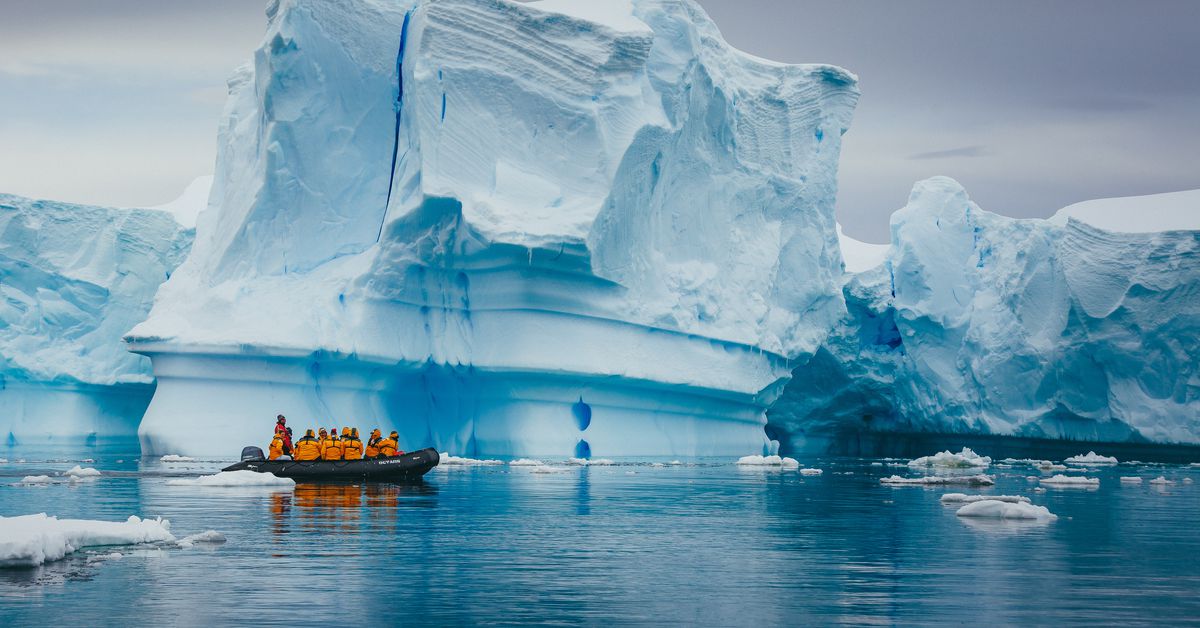 Antarctica's Unprecedented Winter: Heatwaves and Vanishing Sea Ice