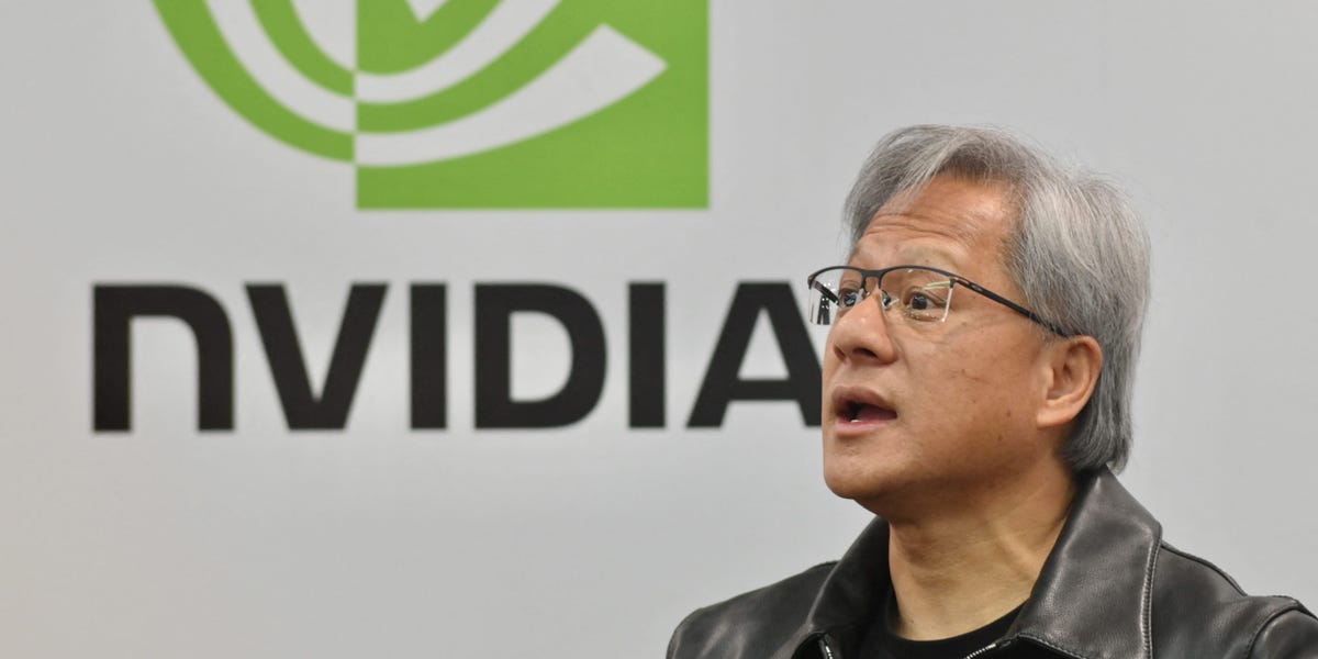 "Nvidia's Earnings Report: Potential Stock Pullback and AI Investment Outlook"