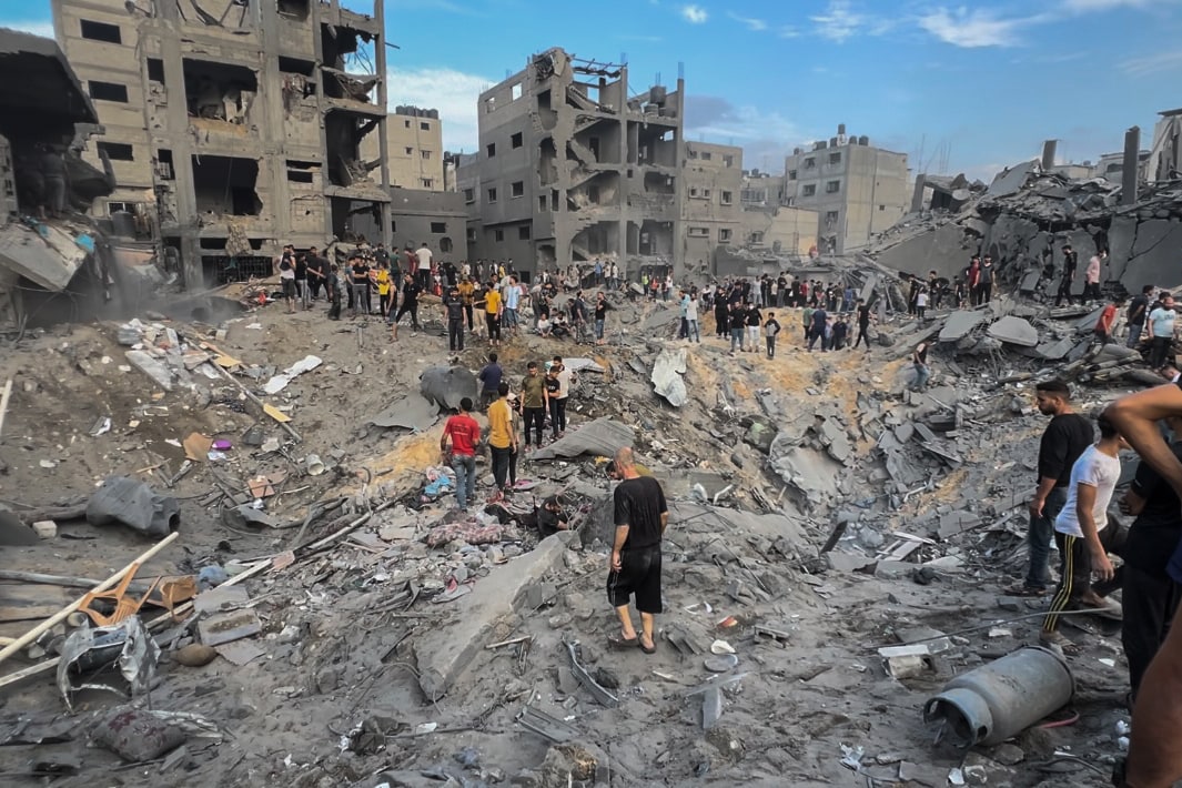 "Israeli Strikes Devastate Jabalya Refugee Camp, Leaving Hundreds Dead and Injured in Gaza"