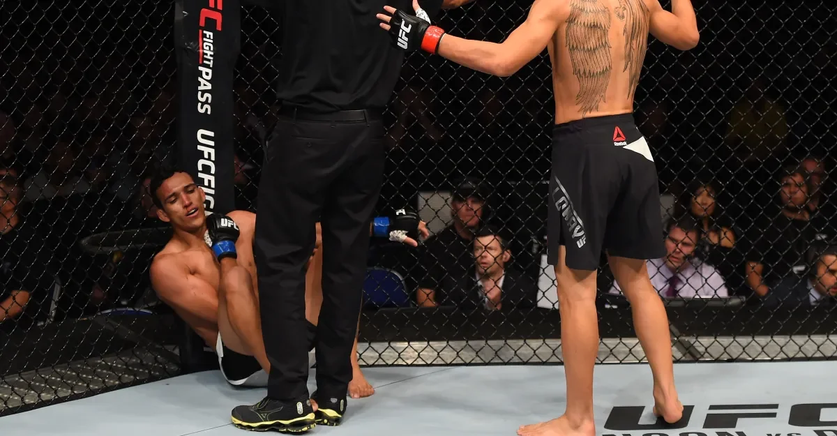 Decade-Old Mystery Shadows Oliveira-Holloway Rematch