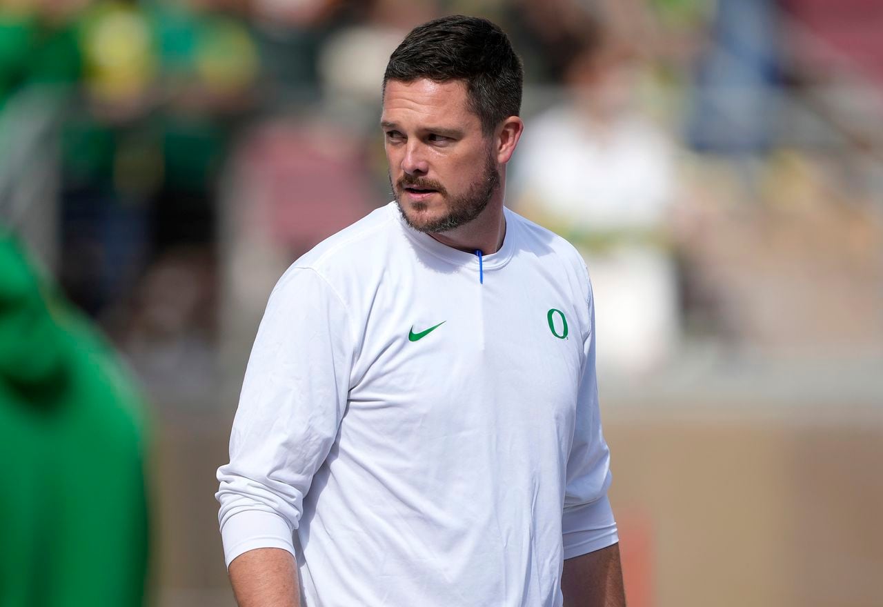 Featured image for National Buzz Surrounding Oregon's 2024 Recruiting Class
