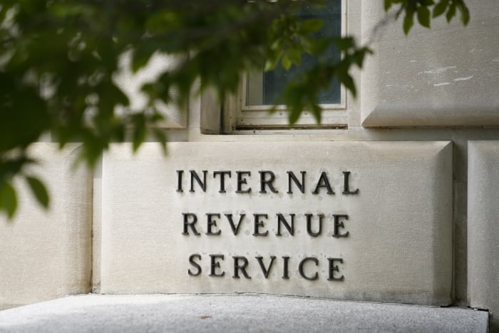 Featured image for "IRS Unveils Updated Income Tax Brackets for 2024"