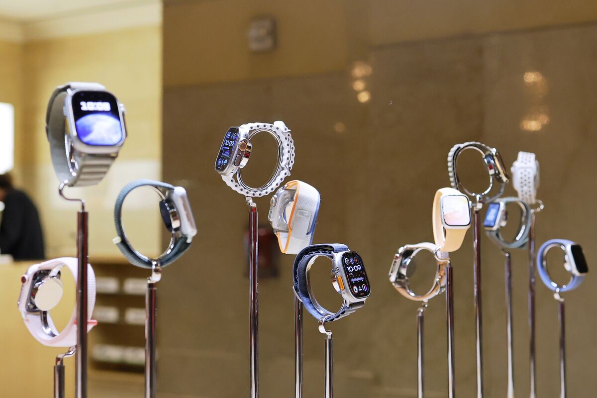 Featured image for "US Court Orders Apple to Halt Sales of Watches with Blood Oxygen Sensor"