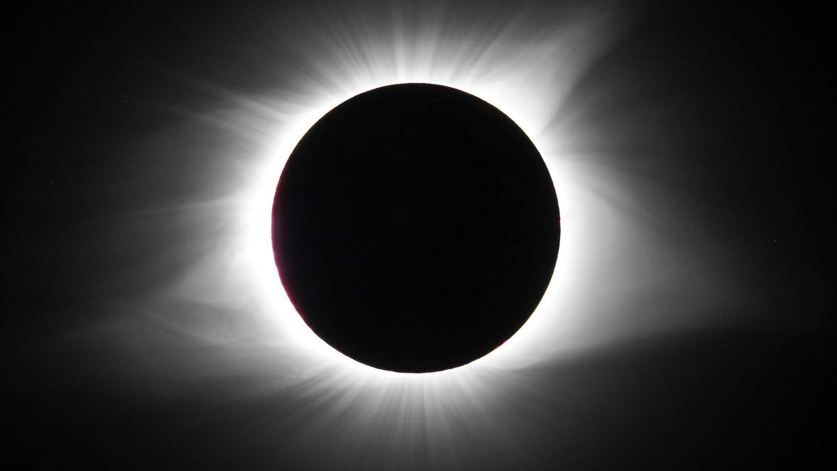 "2024 Total Solar Eclipse: A Guide to Viewing Locations and Watch Parties"