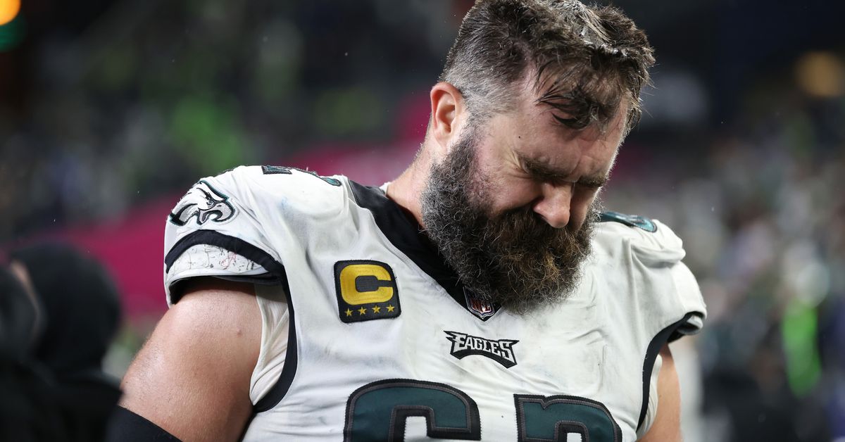 "Unraveling the Eagles: Storylines, Predictions, and Rivalry in Giants-Eagles Week 16 Clash"