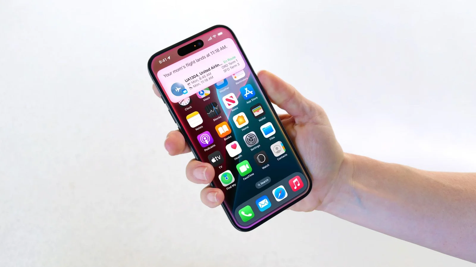 Apple Bets Gemini for Siri, Passing Claude for Now