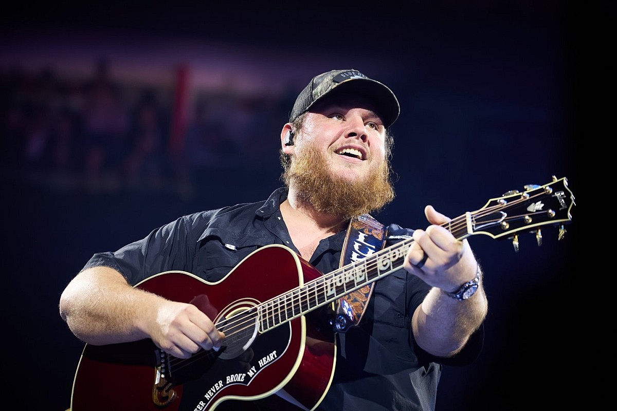 Featured image for Luke Combs and Post Malone to Headline Iowa's Hy-Vee IndyCar Race Weekend