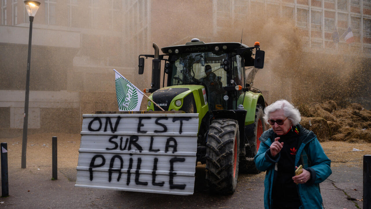 "Rising Farmer Unrest: Threat of Nationwide Protests in France and Beyond"