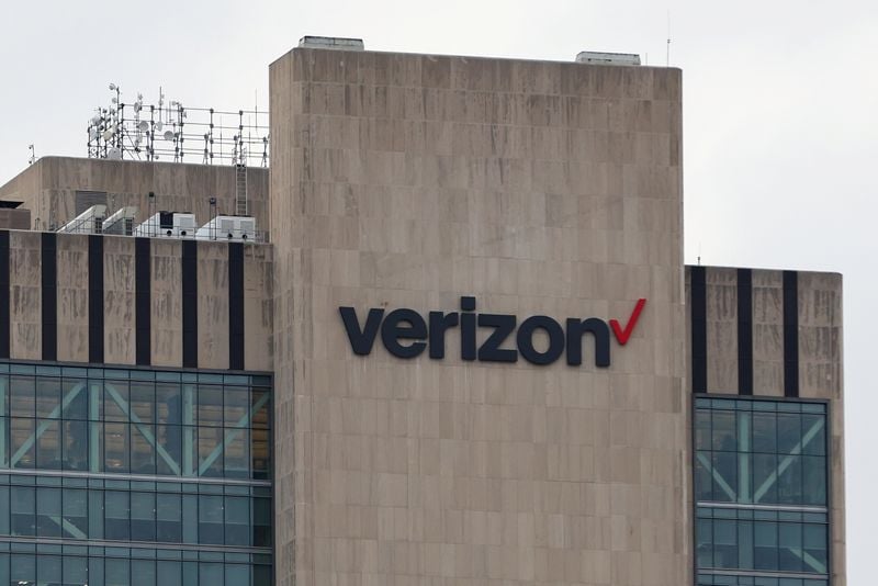 Featured image for Verizon's Fourth Quarter Hit: $5.8 Billion Write-Down