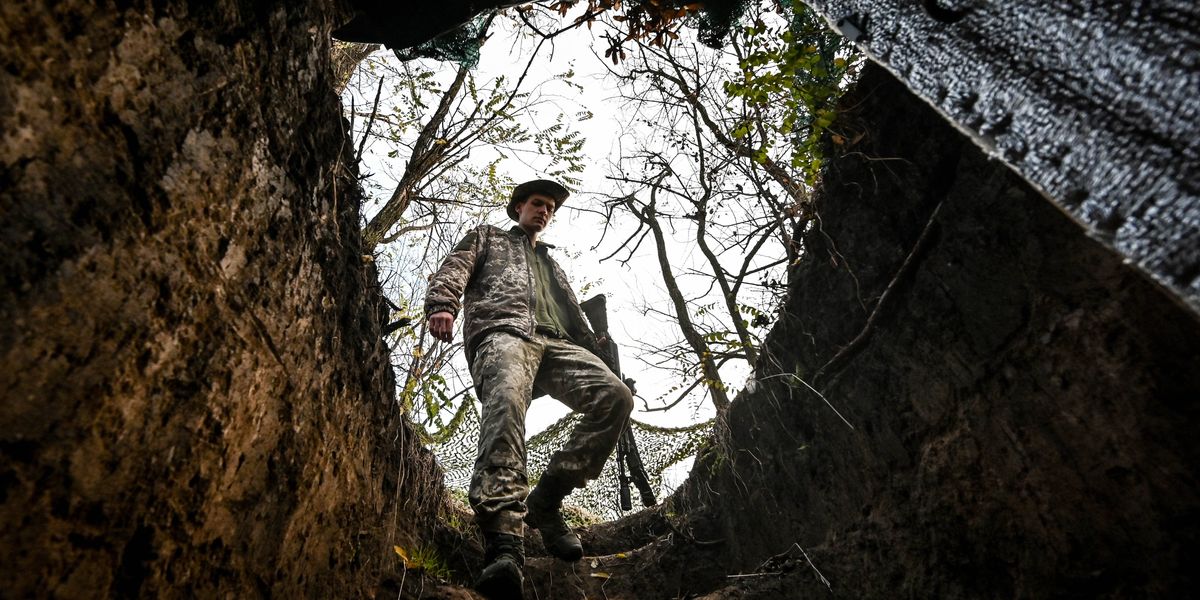 "The Perilous Gamble: Western Strategies Amidst Ukraine-Russia Stalemate"