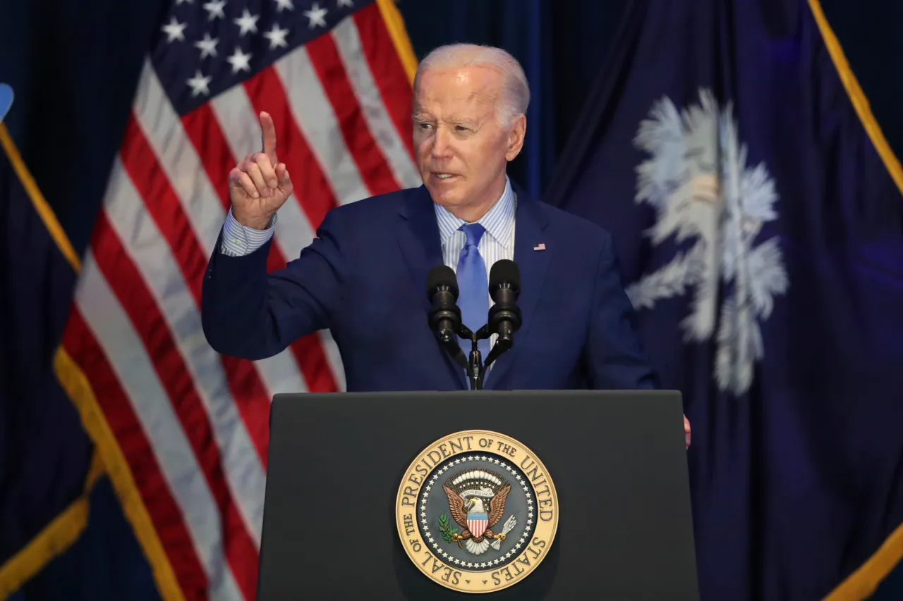 "Biden Pledges Border Closure if Congress Approves Bill Amid Overwhelm"