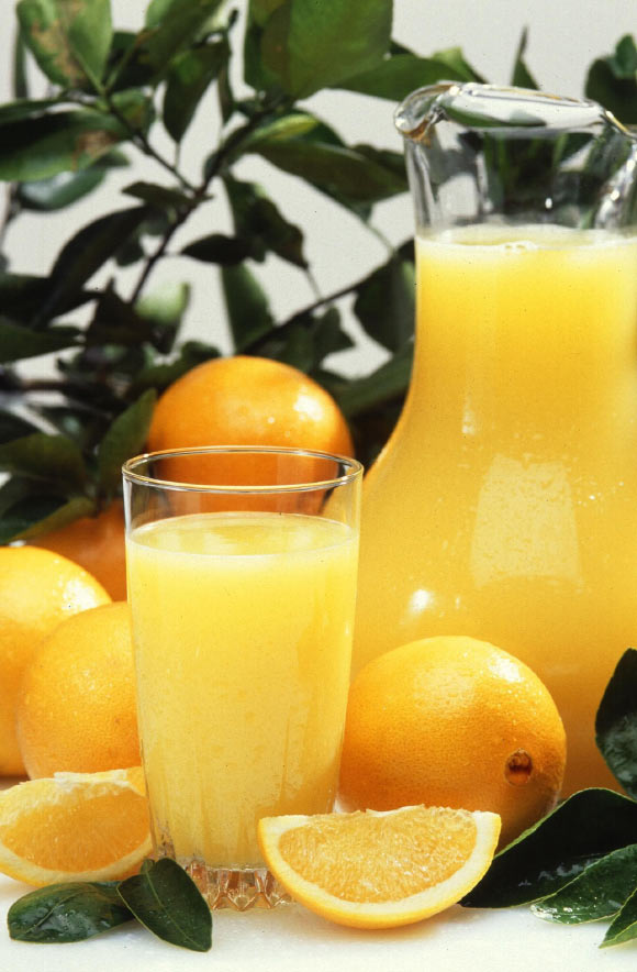Featured image for "100% Orange Juice Lowers Daily Blood Glucose Levels Compared to Orange Drink, Study Finds"