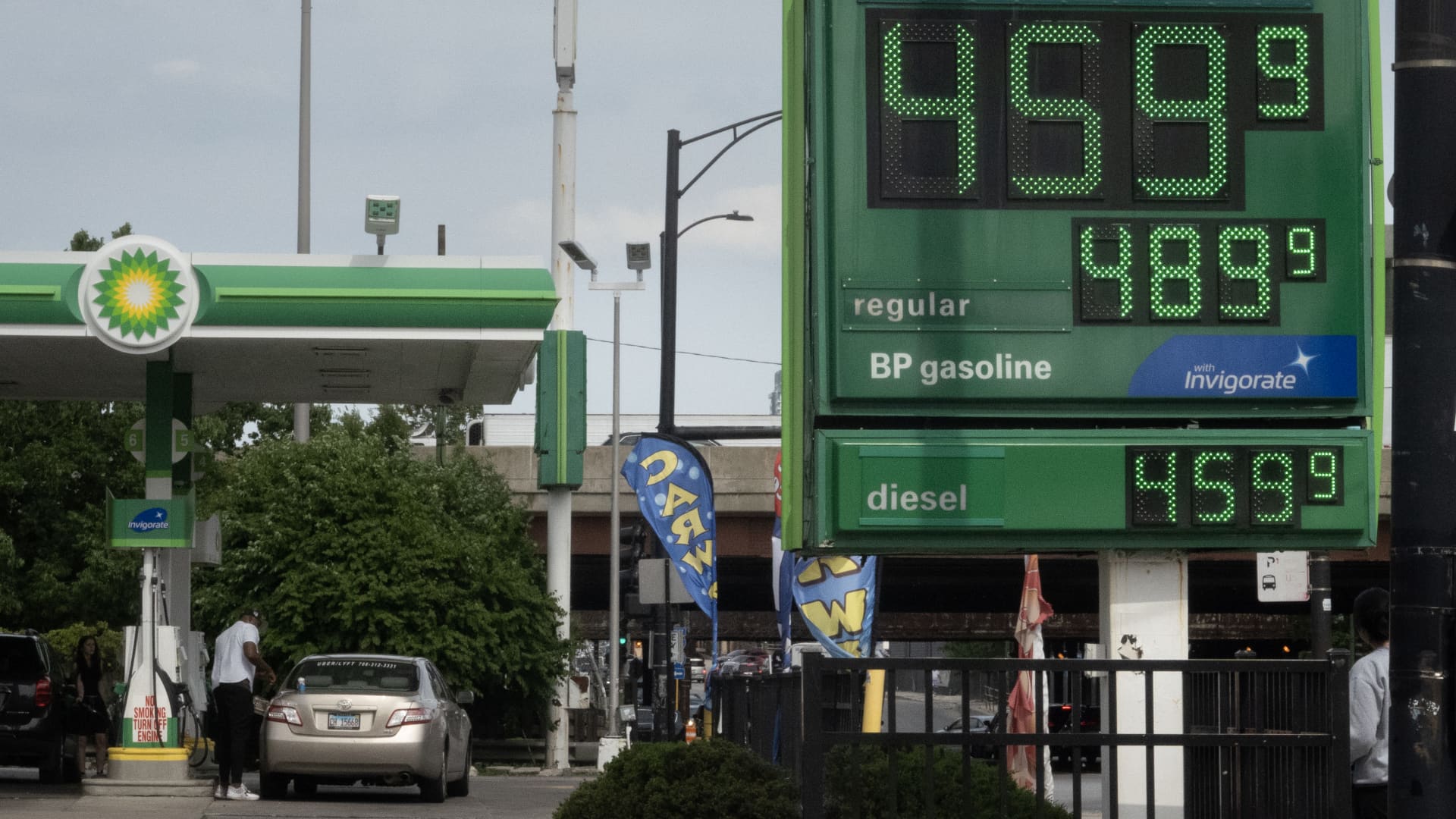 Featured image for "Biden's Gasoline Reserve Sale Unlikely to Significantly Lower Summer Prices"