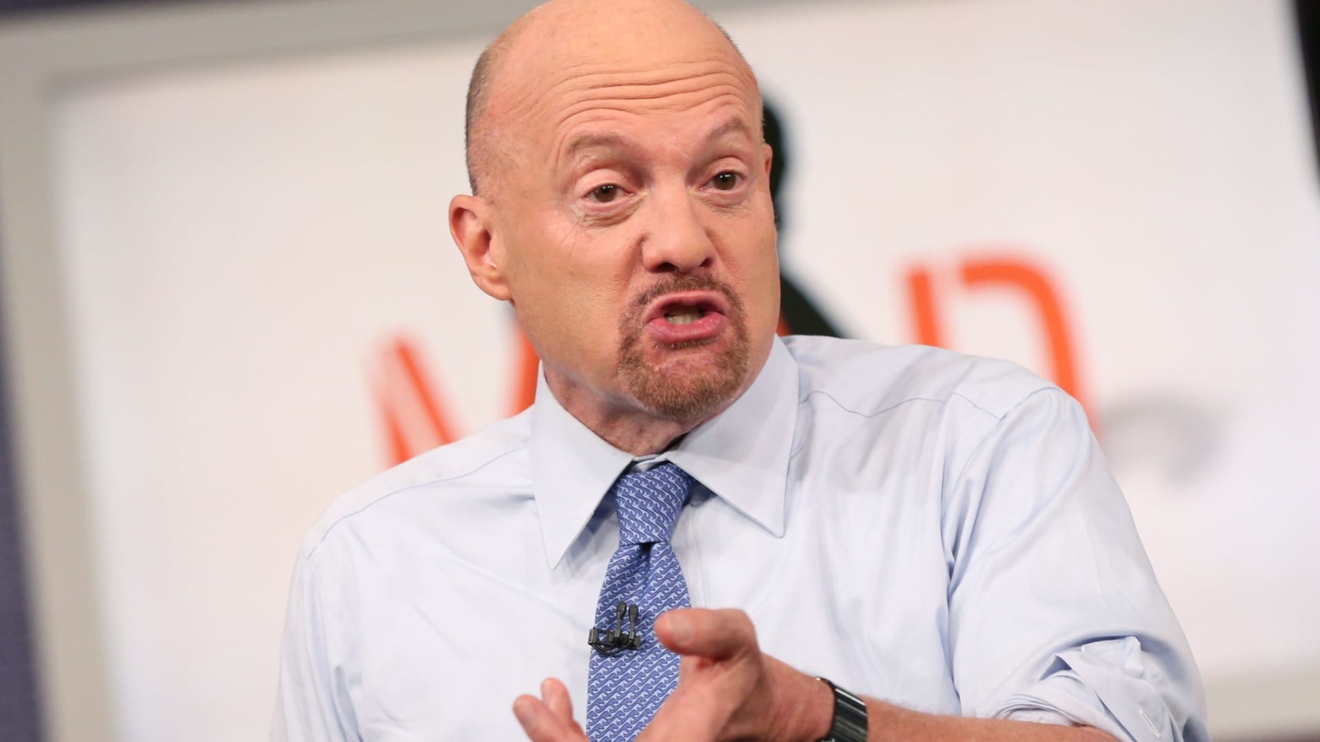 Featured image for Jim Cramer's concise guide to investing: Understanding rotations, corrections, execution, P/E multiples, trades vs investments, and risk-reward assessment