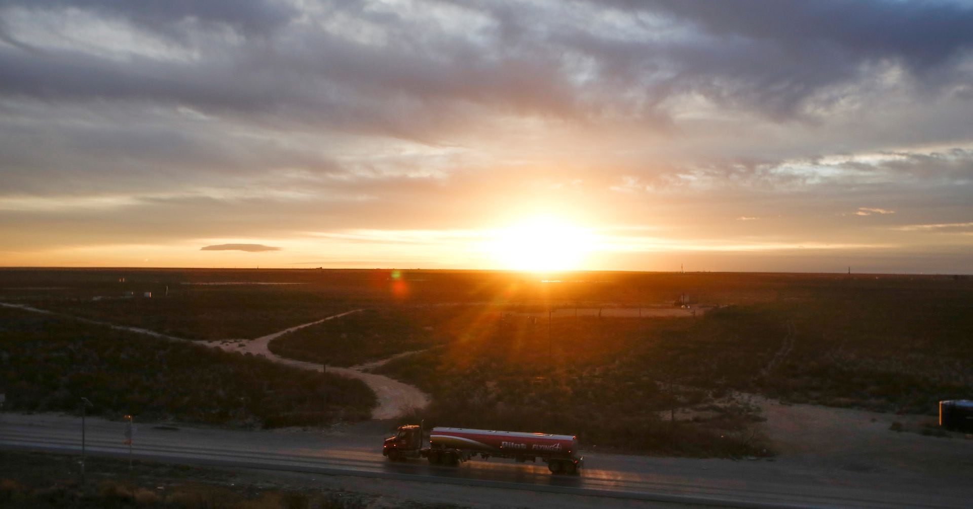 Featured image for "Diamondback Energy and Endeavor Energy Set to Merge, Creating $50 Billion Giant"