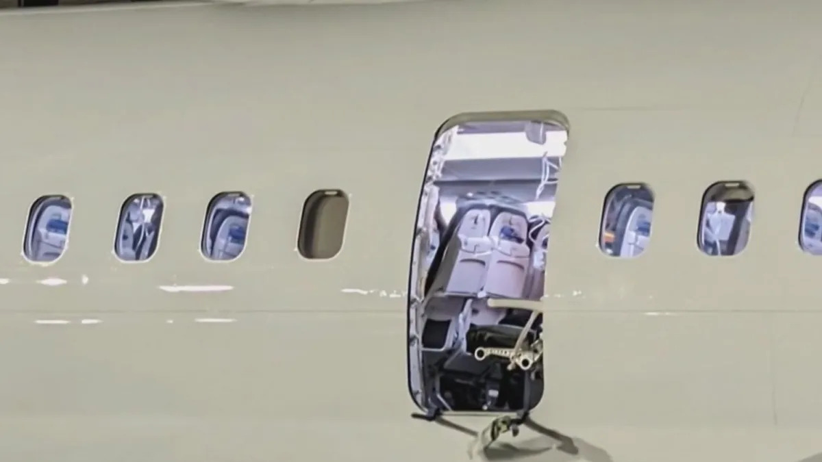 Featured image for Passengers File $1 Billion Lawsuit Against Alaska Airlines and Boeing