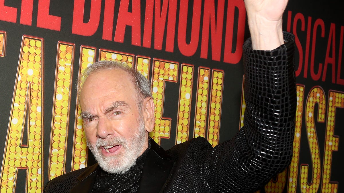 Featured image for Neil Diamond Opens Up About Accepting Parkinson's Diagnosis.