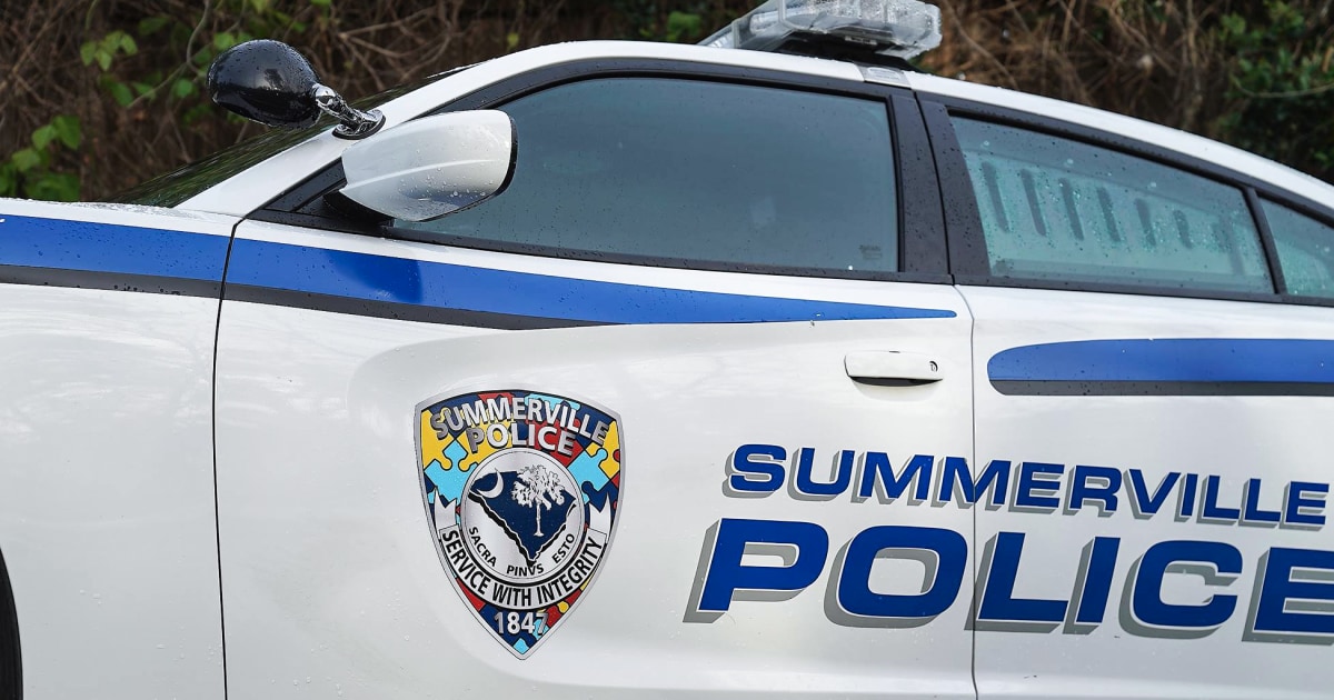 Featured image for Off-duty South Carolina police officer charged in fatal shooting of fleeing driver