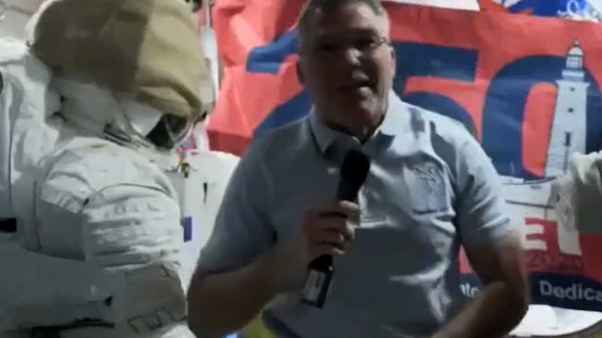 ISS Astronaut Connects with Hometown Students in Massachusetts and Florida