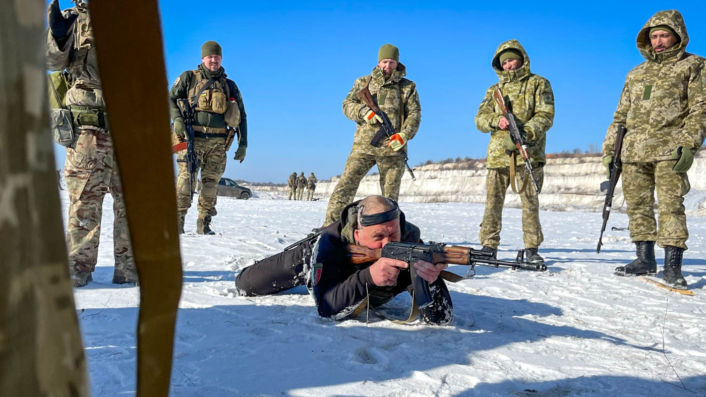 Featured image for Foreign trainers equip Ukrainian troops with advanced combat skills.