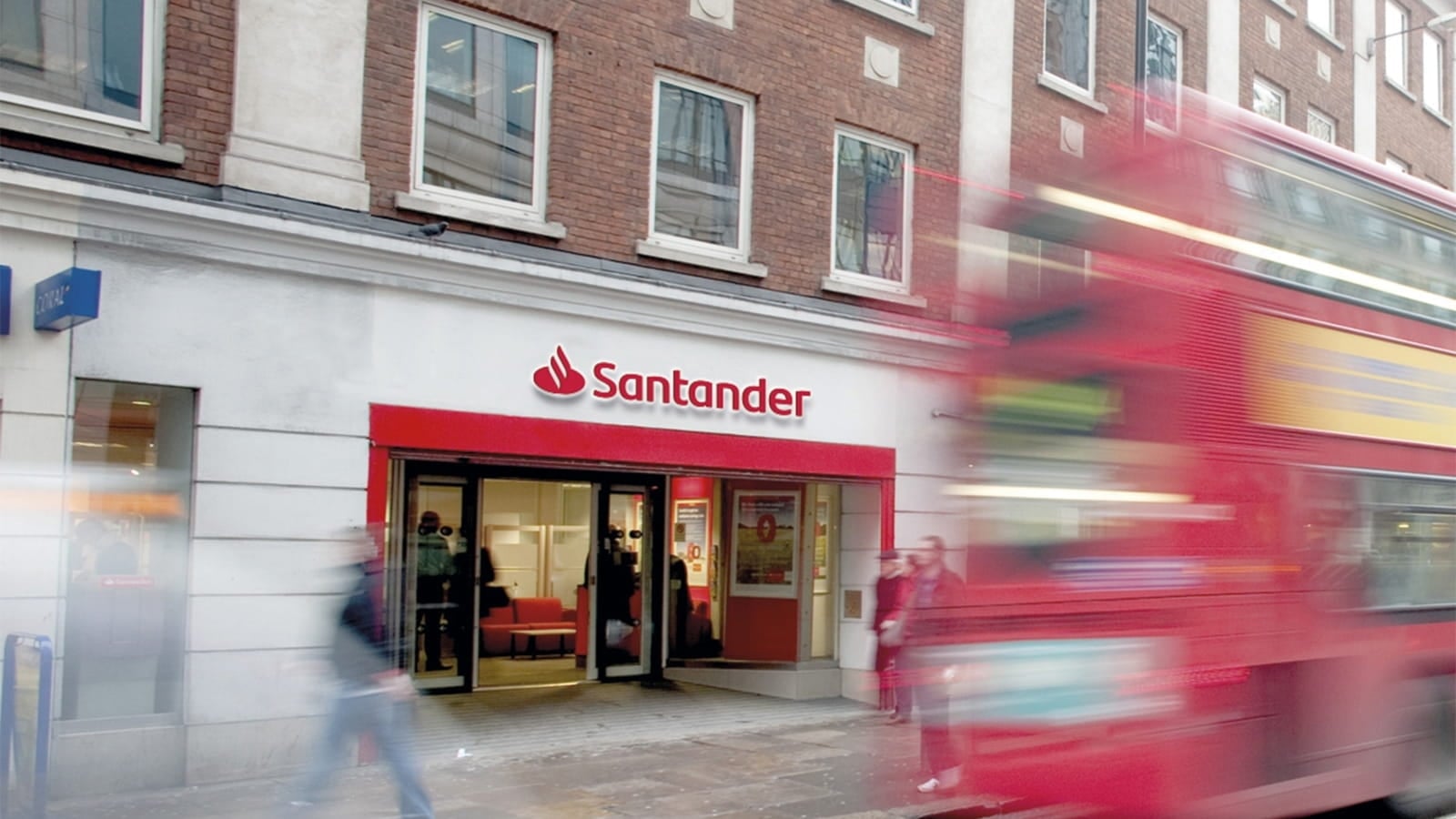 Featured image for Santander Data Breach: Hackers Selling Info of 30M Customers