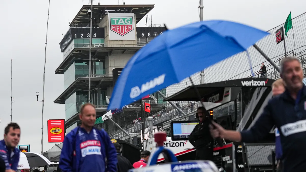 Featured image for Rain Threatens 2024 Indy 500: Forecast and Updates