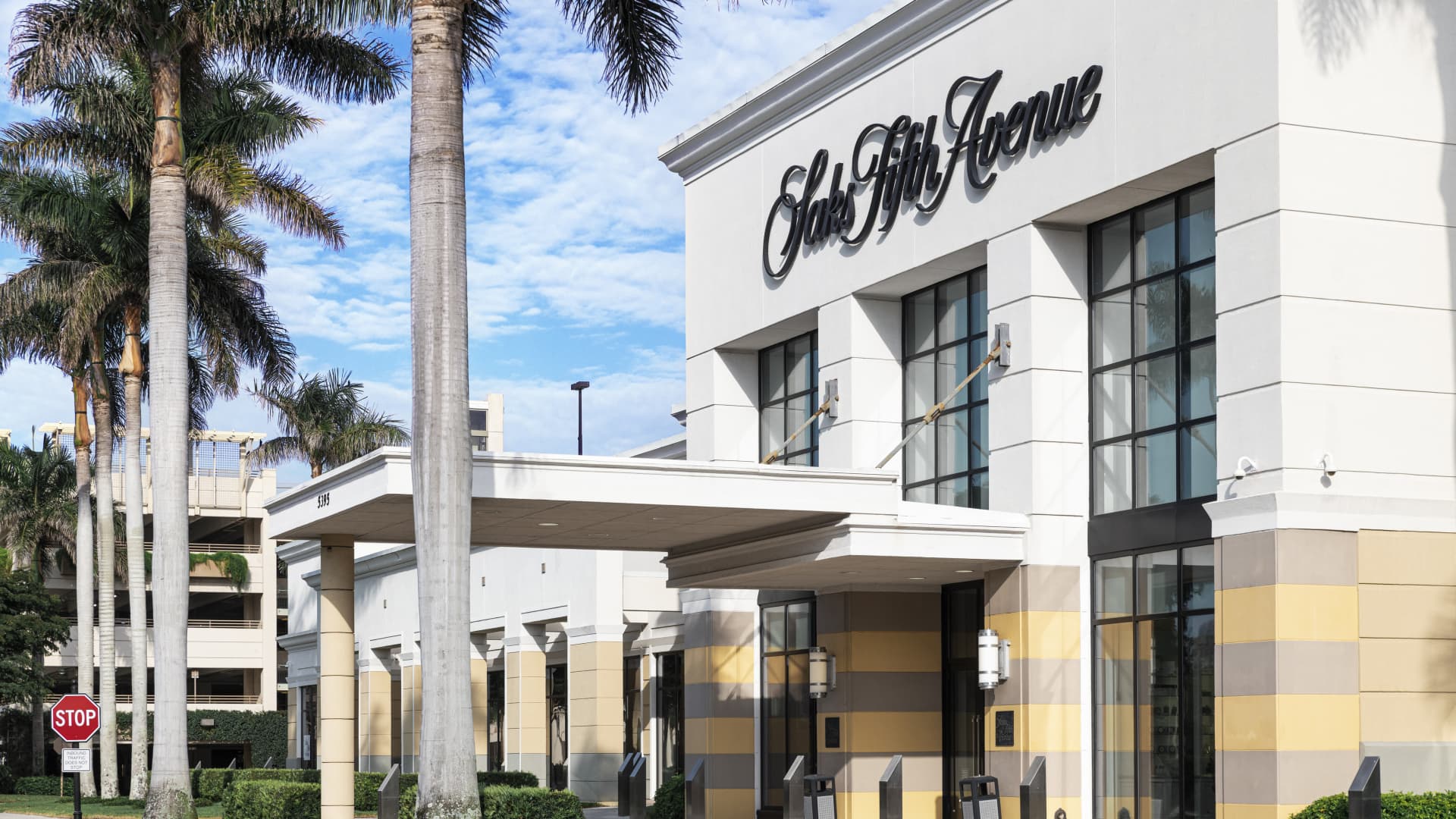 Featured image for Saks Group Faces Bankruptcy Amid Missed Payments and Leadership Changes