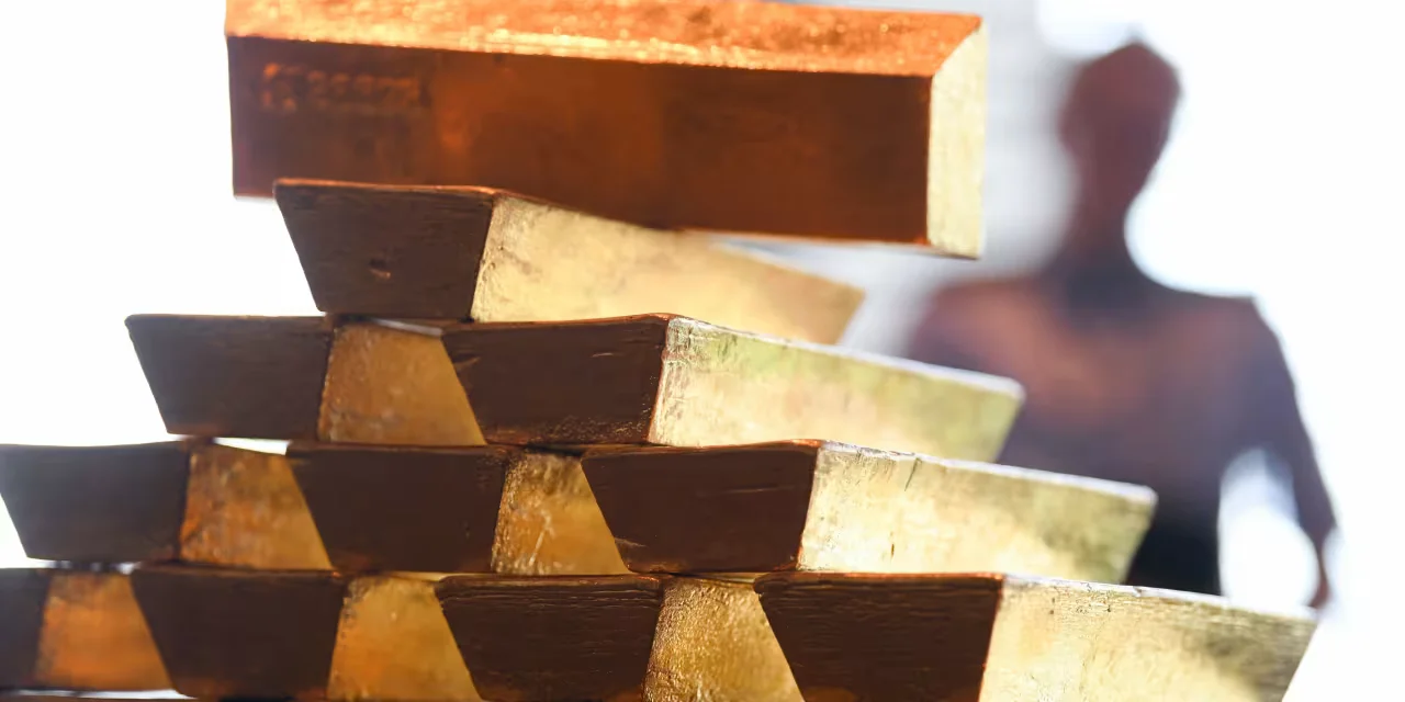 Gold Tumbles as Dollar Strength Bites the Haven Amid Middle East Tensions