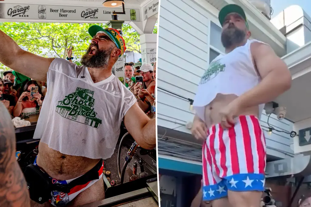 Featured image for Jason Kelce criticized for insensitive Fourth of July message