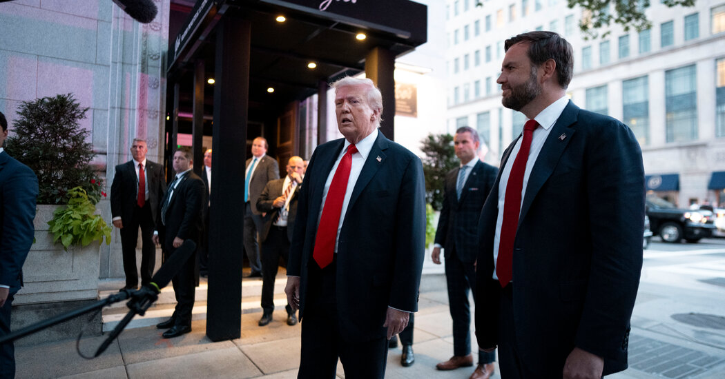 Featured image for Trump Dines Near White House to Highlight City’s Safety
