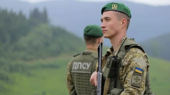"Ukraine's Defense Forces Brace for Potential Deployment of 8,000 Wagner Group Fighters from Belarus"