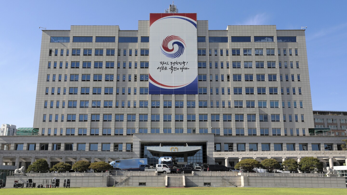 "South Korea Establishes Diplomatic Ties with Cuba, Rattling North Korea"